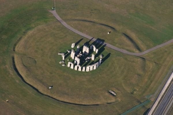 Stonehenge_aerial1.jpg